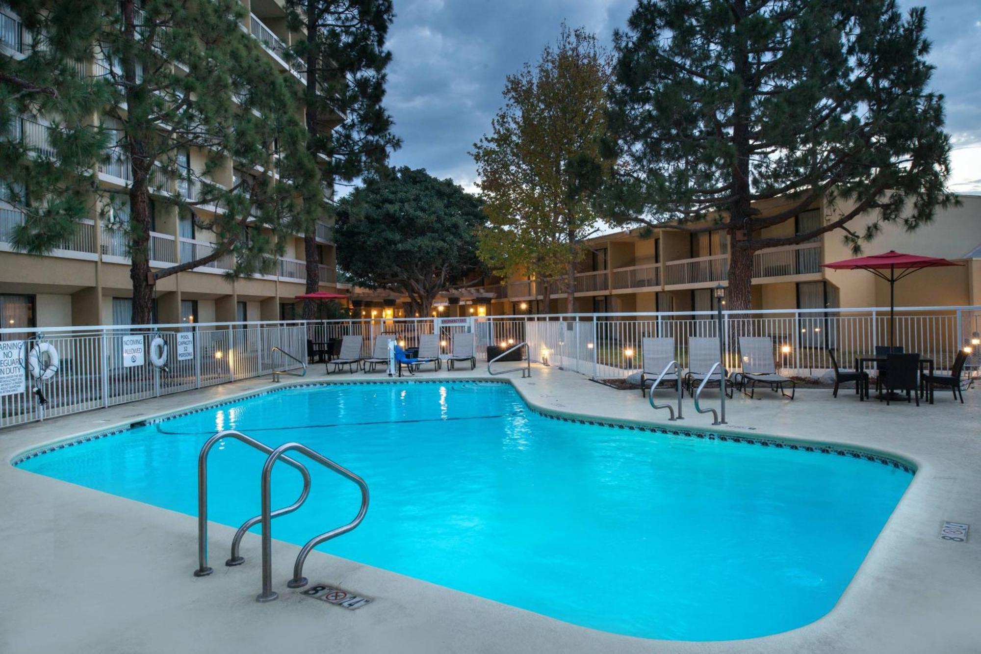 Hotel Courtyard By Marriott Oxnard/Ventura Exterior foto